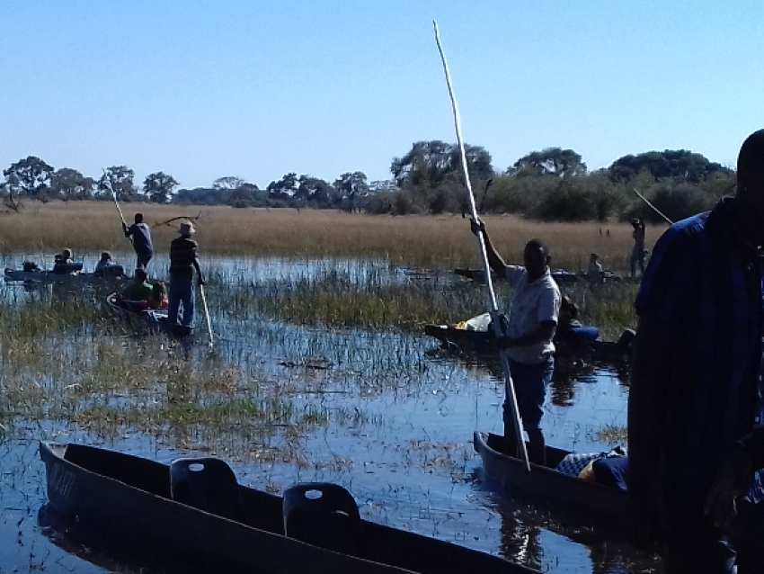 mokoro excursion
