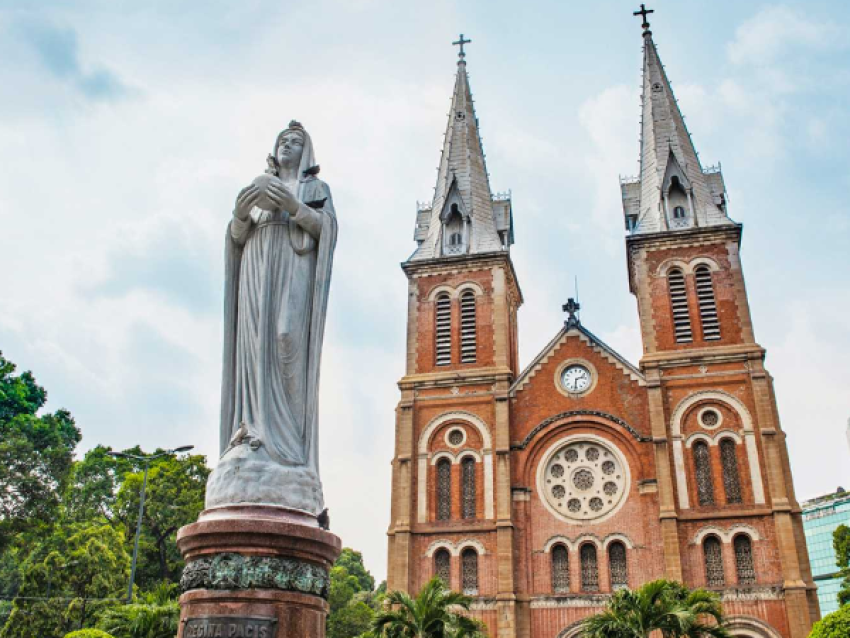 LA CATEDRAL DE NOTRE DAME